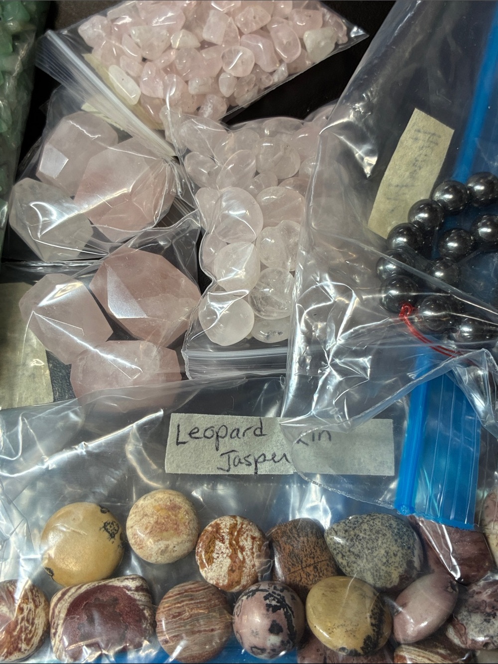 Lot to f 2+ pounds of assorted gemstone beads assorted sizes and colors - Picture 13 of 15
